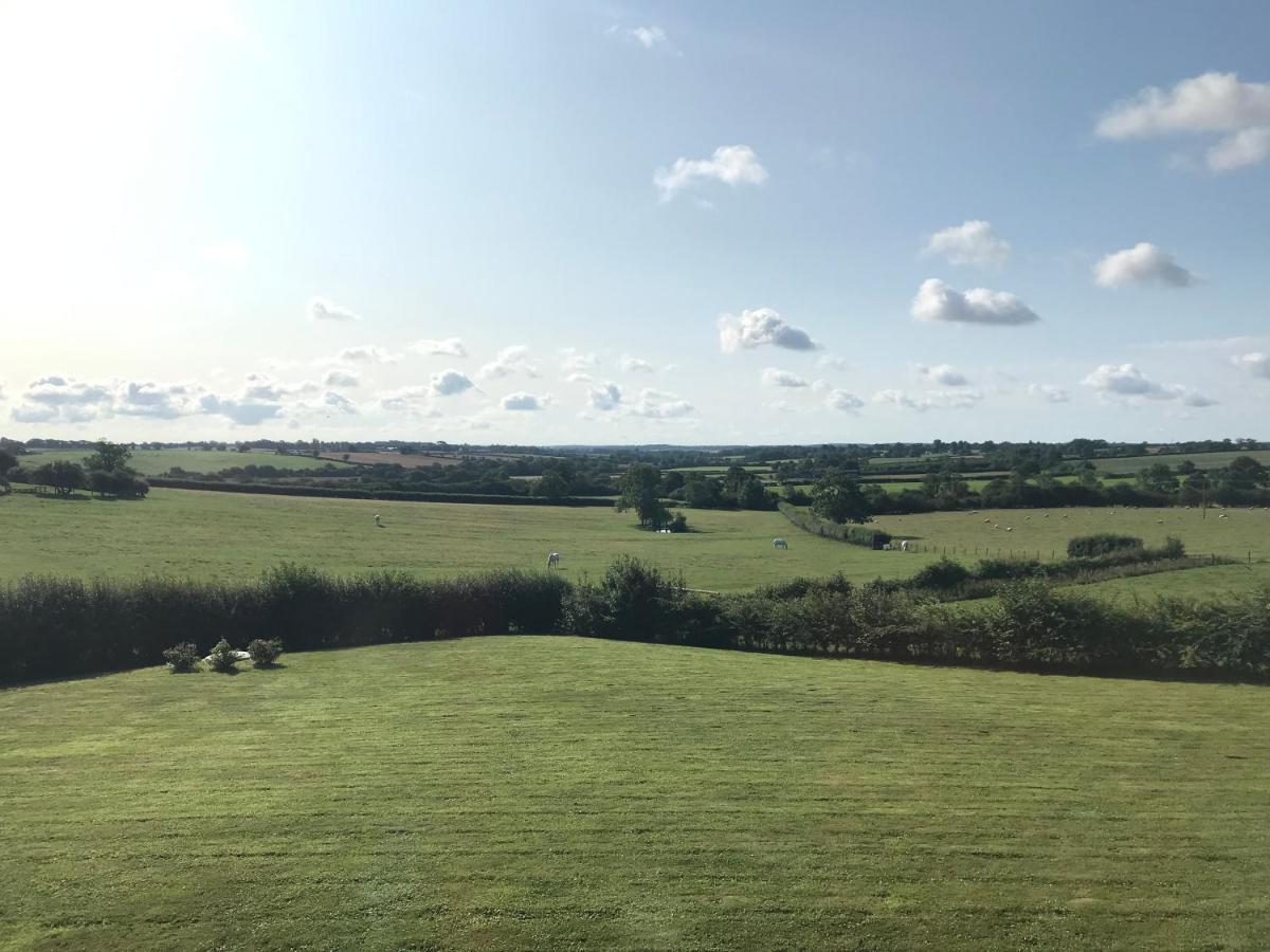 Cockley Hill Farm Bed & Breakfast ブラックリー エクステリア 写真