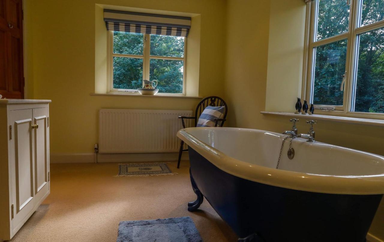 Cockley Hill Farm Bed & Breakfast ブラックリー エクステリア 写真